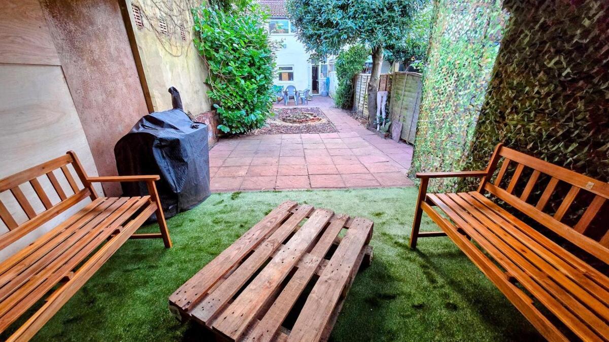 I'm A 3 Bed & A Great Location-walk To Everything Ferienhaus